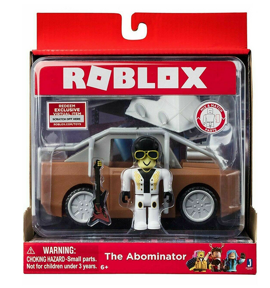 Roblox Celebrity Collection - Fashion Famous Playset [Includes Exclusive  Virtual Item] 