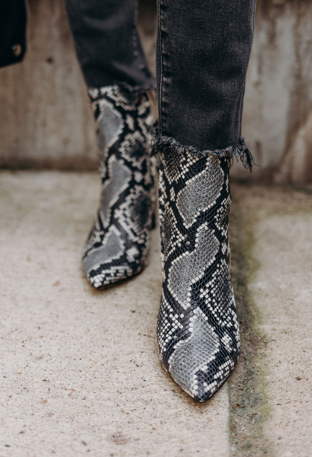 marc fisher yale chelsea boot snake