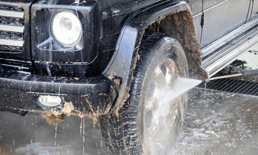 The Dos and Don'ts of Washing Mud Off Your Jeep