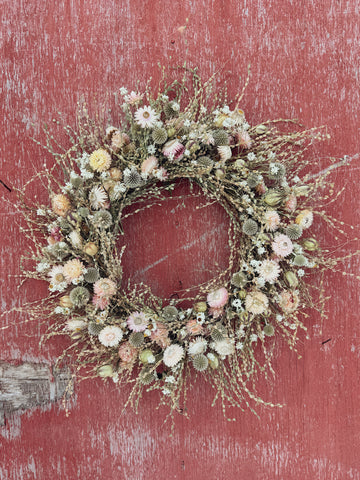 Dried flower wreath, image courtesy of Nikki @ladyshatfarm