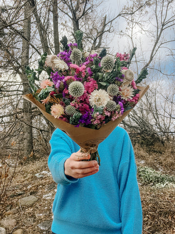 Dried flower bouquet, image courtesy of Nikki @ladyshatfarm