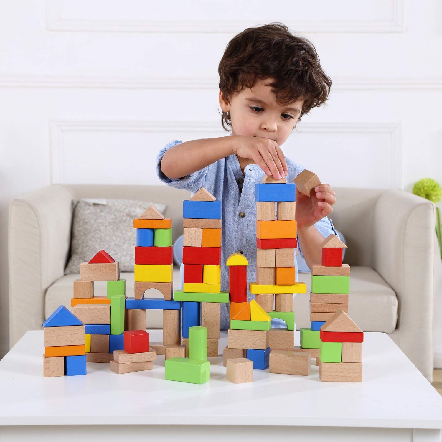 kids building with blocks