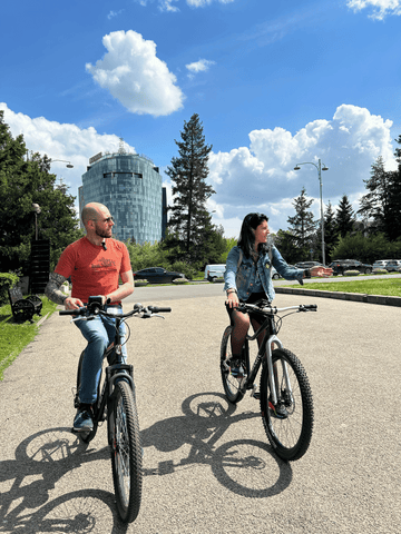 parinti-pe-bicicleta