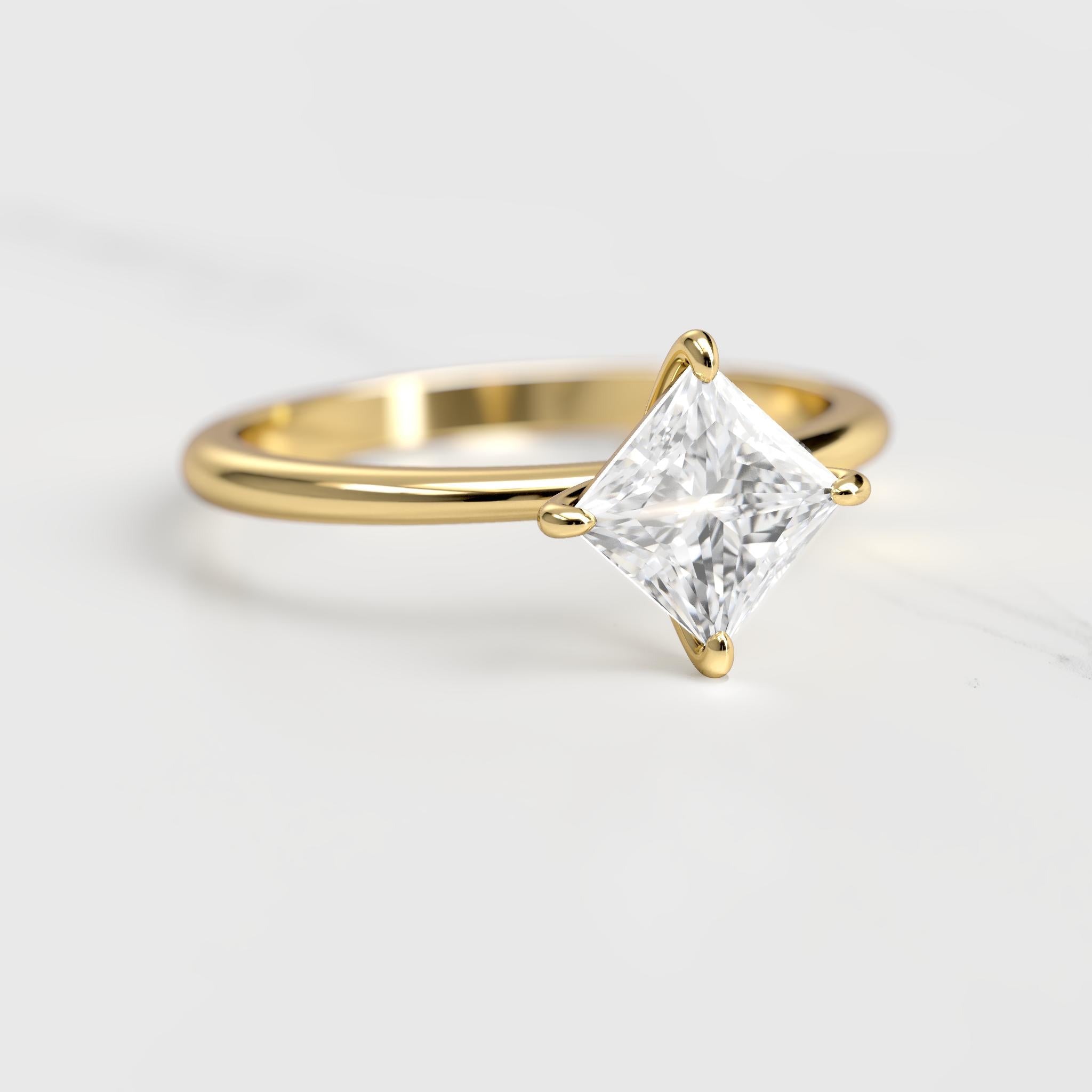 Princess Tapered Solitaire Diamond Ring - 18k white gold / 0.3ct / natural diamond