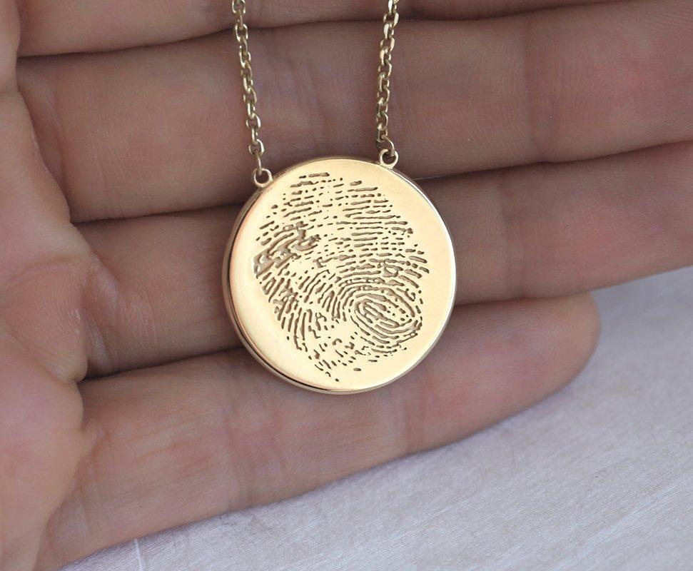 The Actual Fingerprint Necklace gravé d'une empreinte digitale