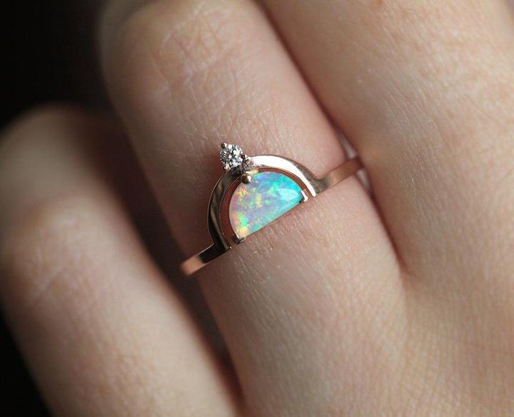 Bague opale d'Australie et diamant