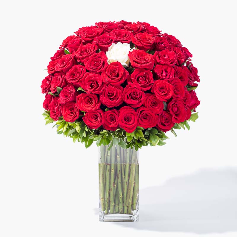 Exotic U S Blooms Flourish Amid Roses In Cupid S Bouquet Reuters Com