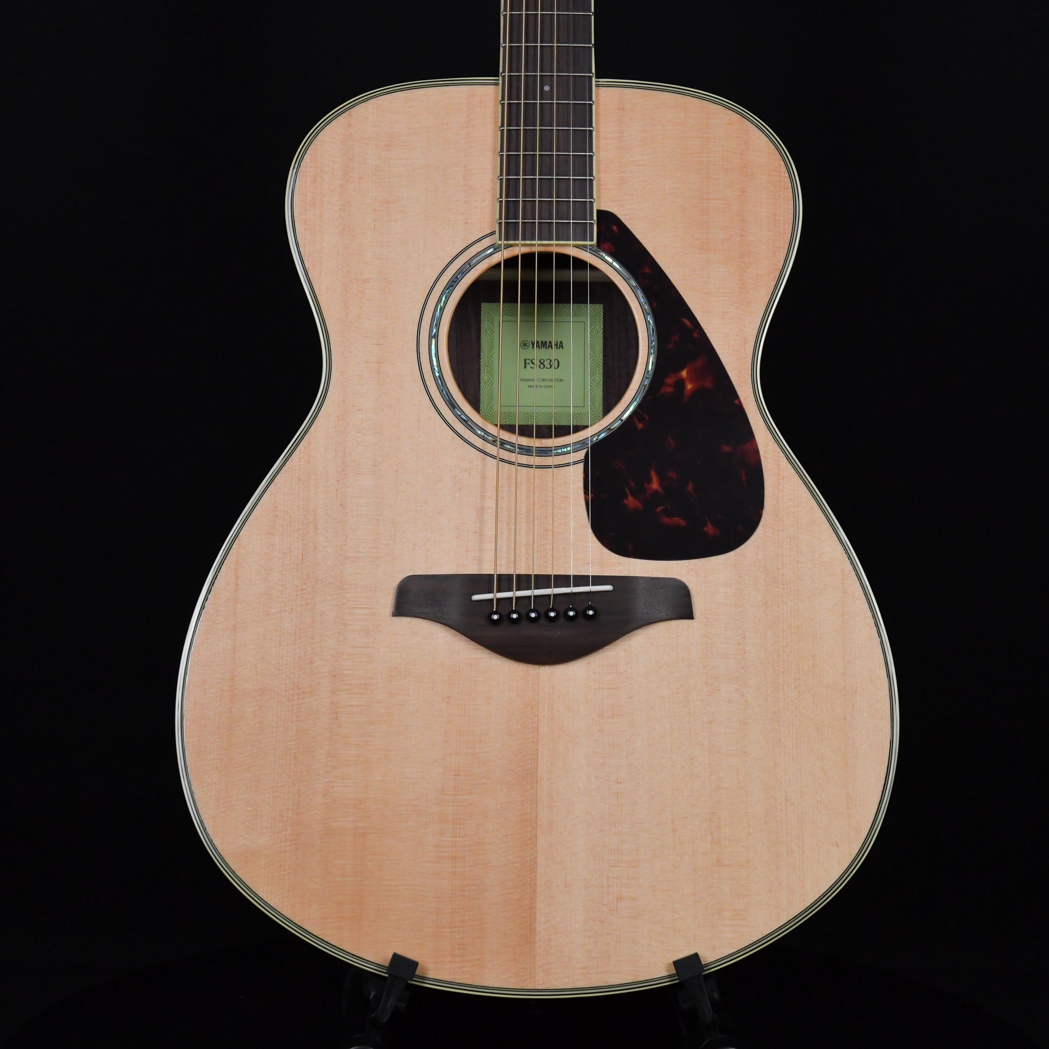 パターン YAMAHA Yamaha FS830 Natural Concert Acoustic Guitar 