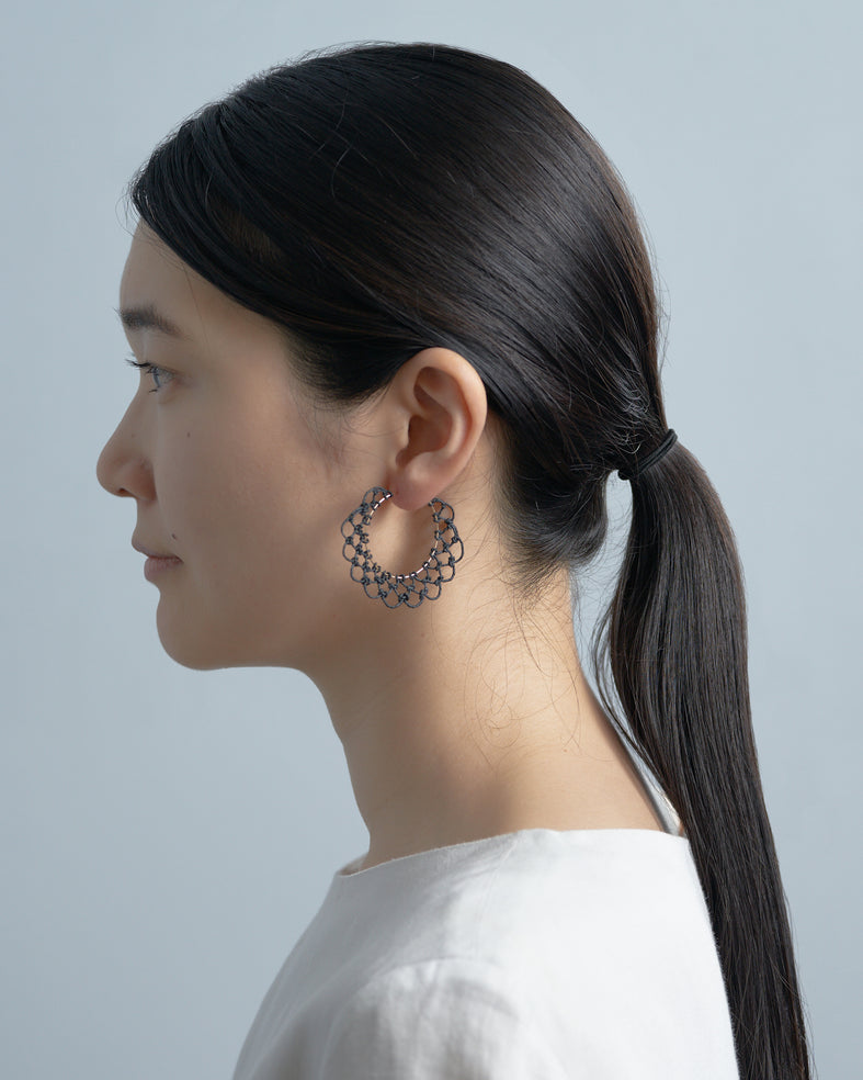 ARABESQUE Earrings HOOP GR mini – SIRI SIRI | シリシリ