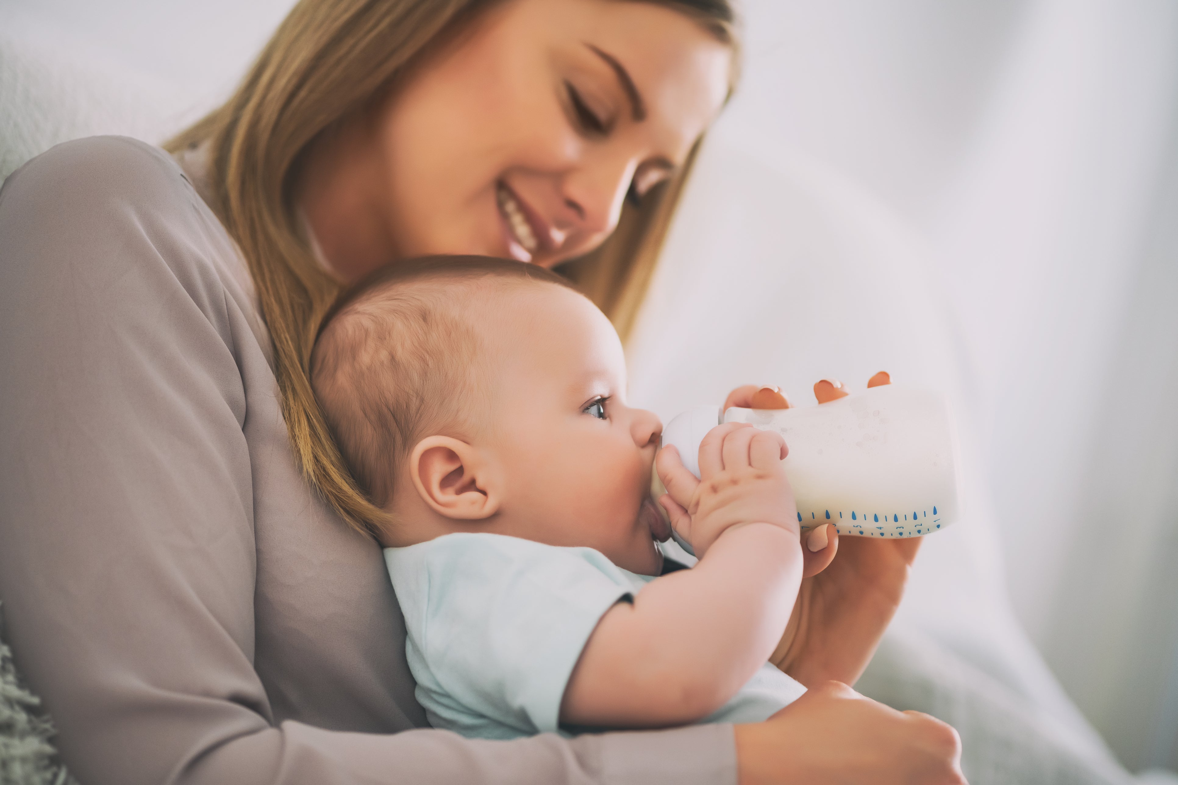 Pros and Cons of Breastfeeding: Is it Right For You?