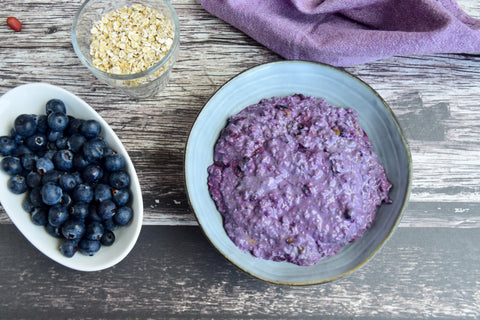 Blueberry Overnight Oats for Breakfast stock photo