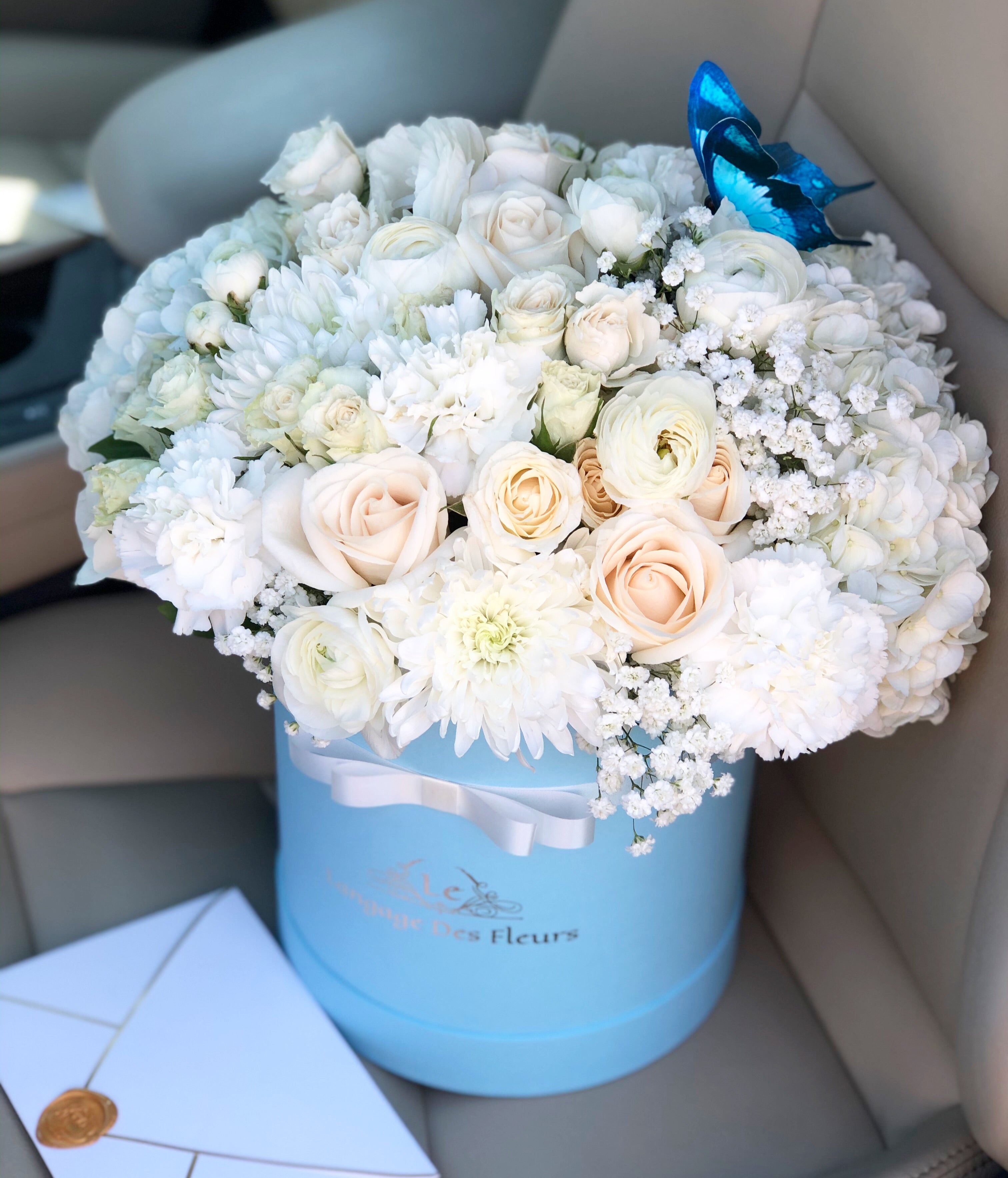Box with mixed flowers #10