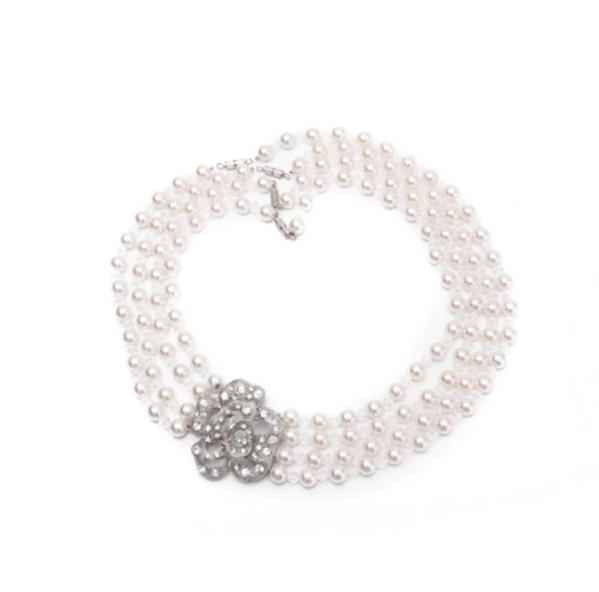 breakfast at tiffany's pearl necklace