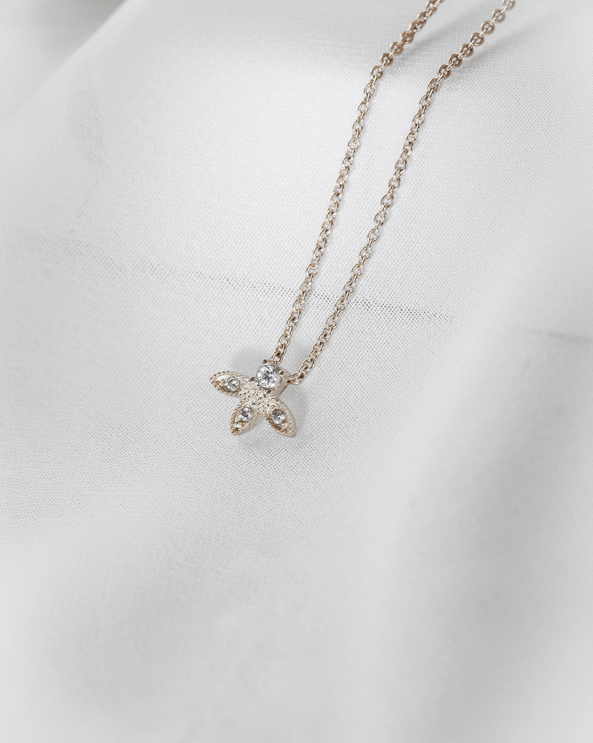 ♡tiny Femme Fetale necklace