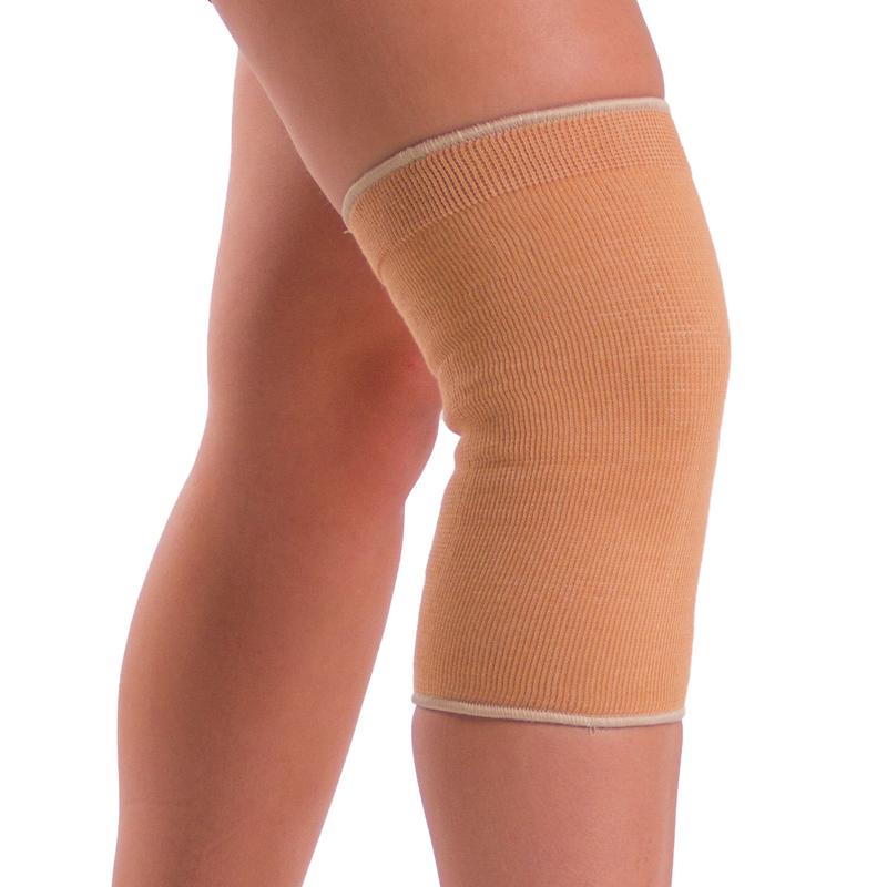 elastic slip-on knee sleeve to support kneecap during football