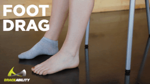 exercício de arrastar os pés para prevenir o dedo do pé do martelo