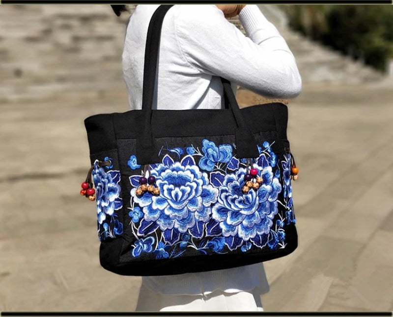 Women's Floral Embroidered Canvas Versatile Casual Tote
