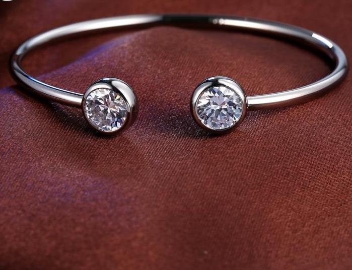 Women's Fine 925 Sterling Silver Pinch Bangle with Crystal