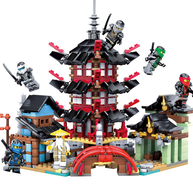 Ninja Temple Building Blocks Set - 737 Pieces