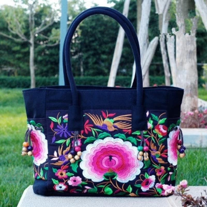 Women's Floral Embroidered Canvas Versatile Casual Tote