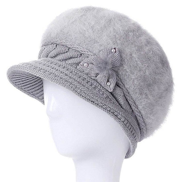 Knitted Woman Hat With Visor