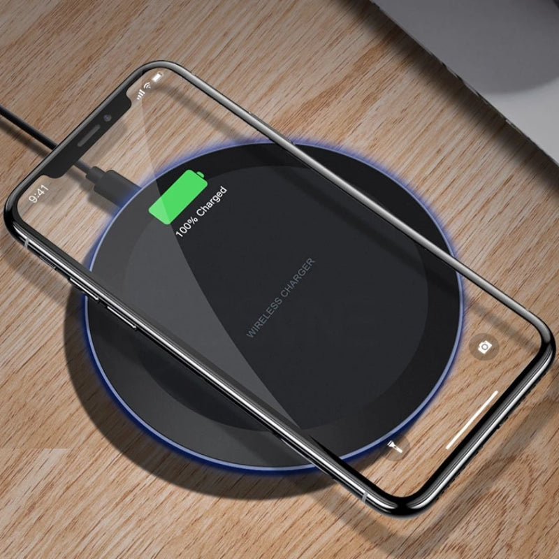 Qi Wireless Fast Charger for iPhones and Samsung Phones - Black