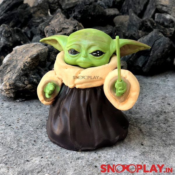 Boneco Baby Yoda Grande - RioMar Aracaju Online