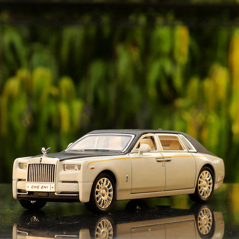 RollsRoyce Cars and SUVs Reviews Pricing and Specs