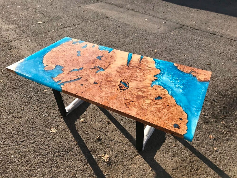 River table made with epoxy and wood 