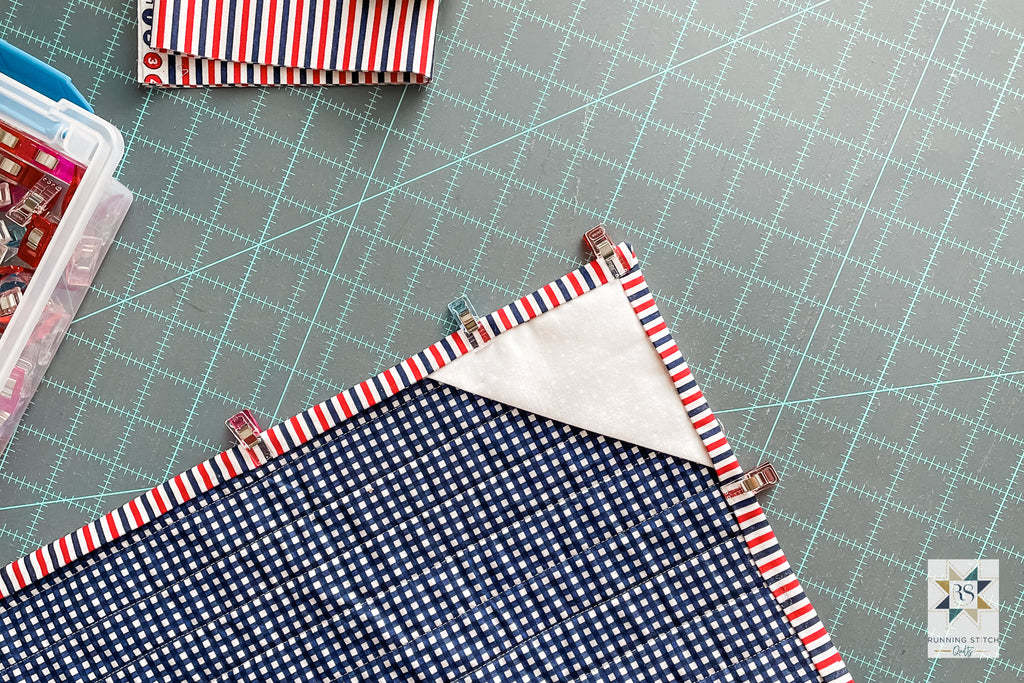 How to Easily Hang a Mini Quilt by Julie Burton of Running Stitch Quilts 