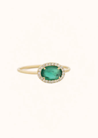 anillo de diamantes verdes