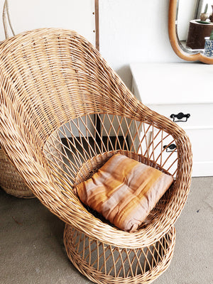 wicker egg chair vintage