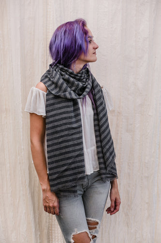 BILLIE BLACK AND MULTICOLOR SQUARE SCARF – hanamer