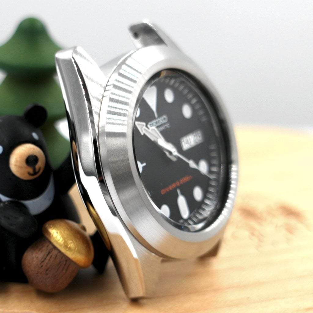 The Silver Brushed Pilot Bezel for SKX013 - SEIKO Mod Part - Lucius Atelier