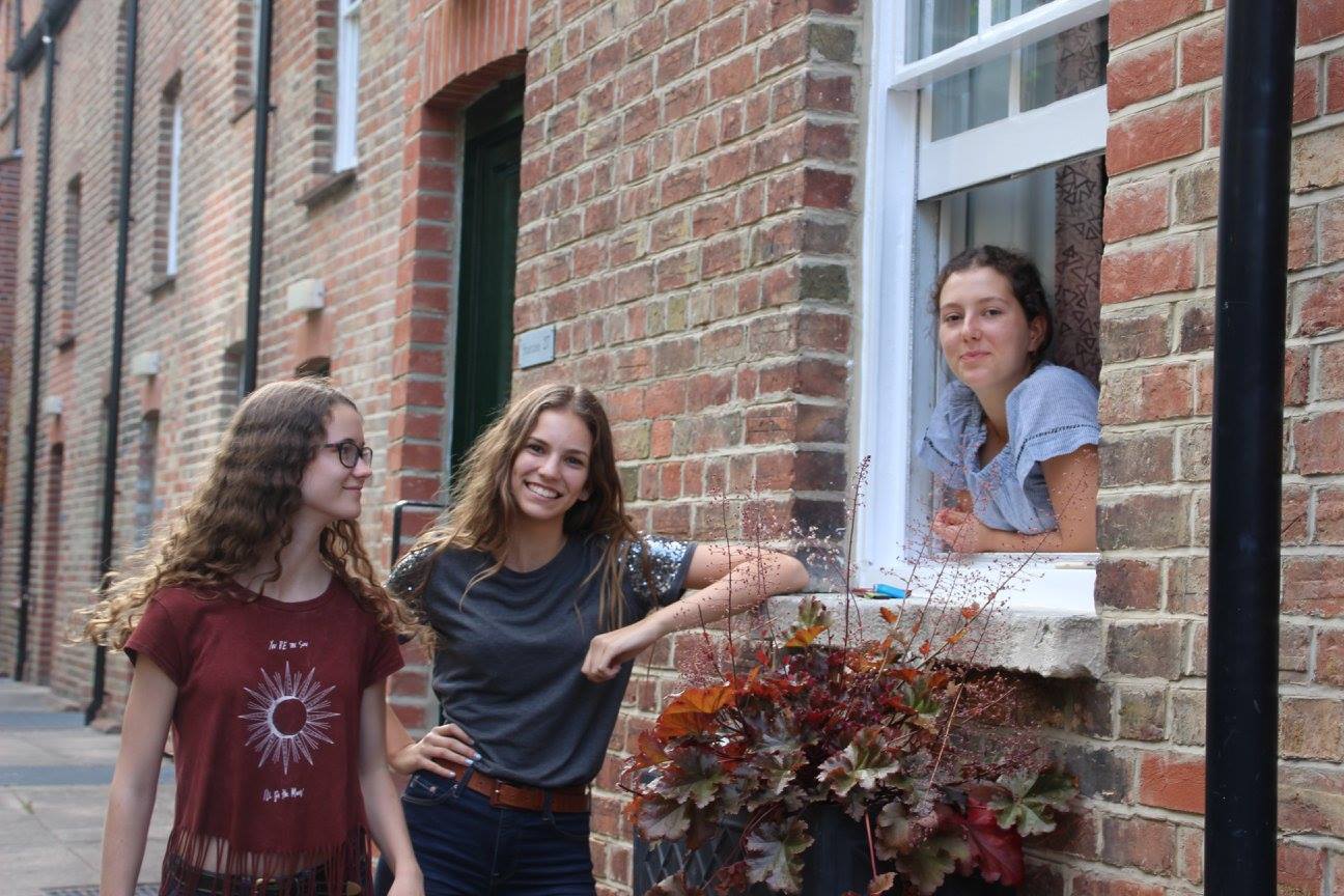 Students stand outside an Oxford residence