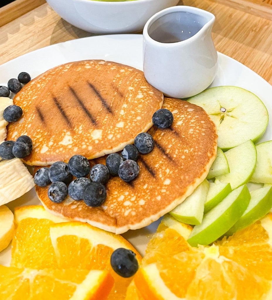 pancakes with fruit, Pancake Day, coffee and pancakes