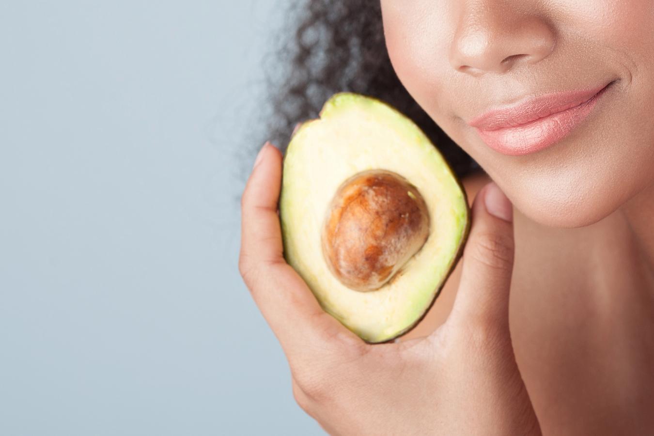Avocado face mask benefits include glowing skin and health benefits for any skin type