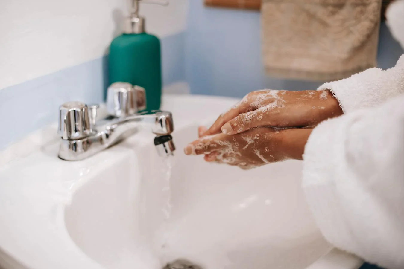 girl washing her hands in the sink fragrance free natural body washes natural body wash natural body wash