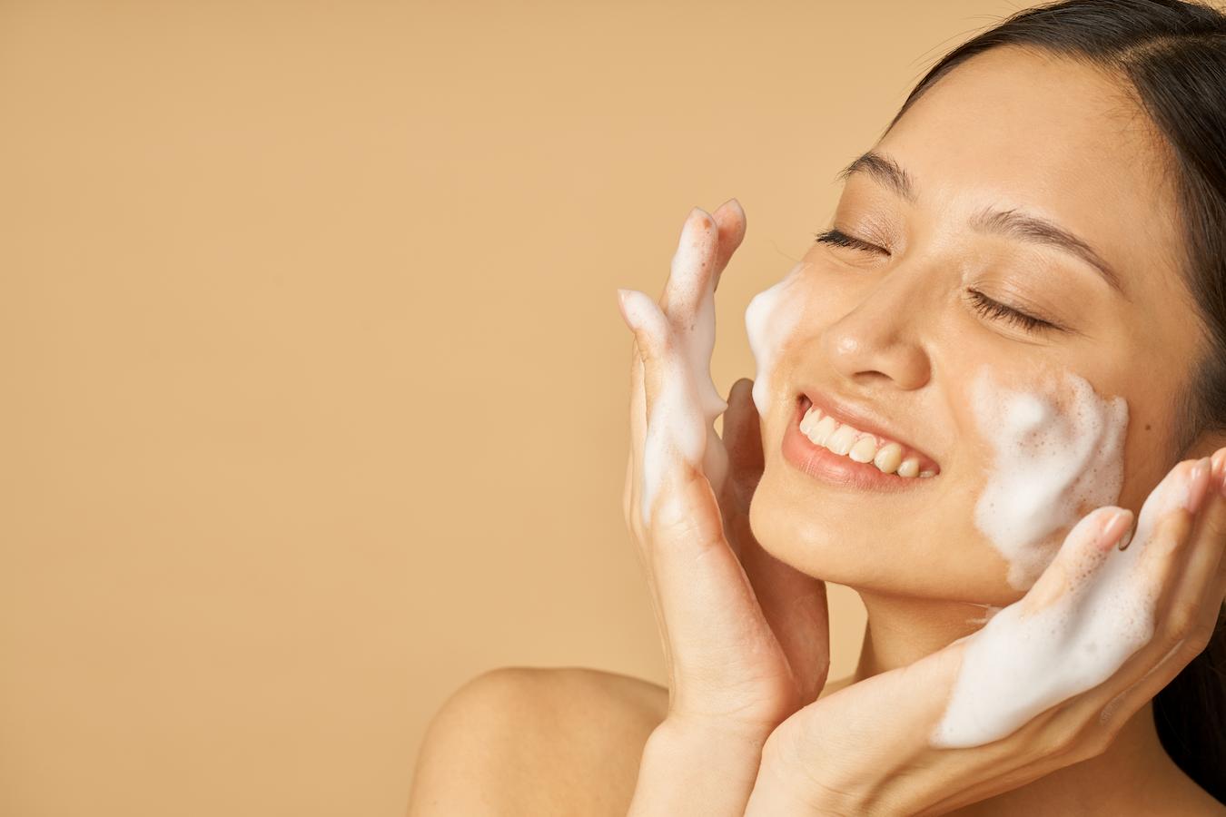 What To Look For In A Facial Cleanser