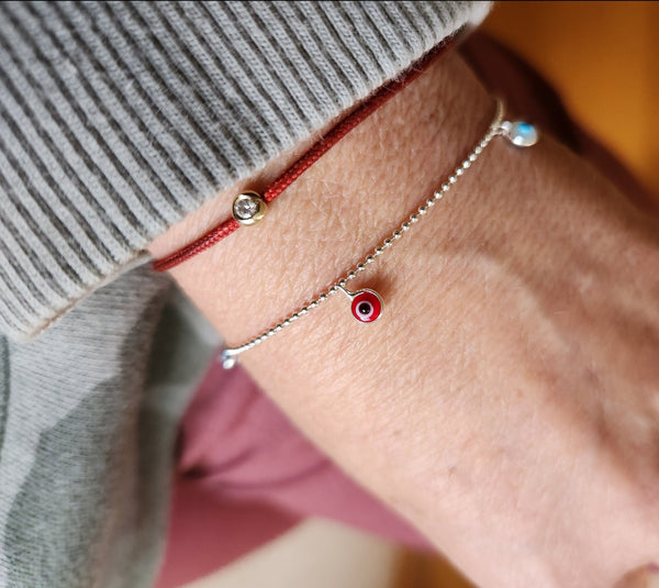 What Does Wearing a Red String Bracelet Really Mean? – Fuforme