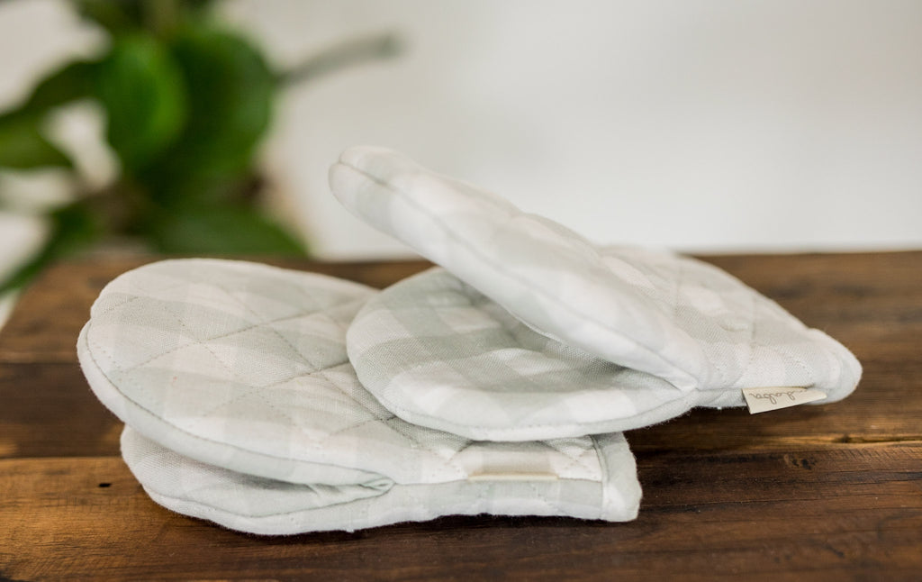 French Linen Oven Mitt, White Stripe — etúHOME