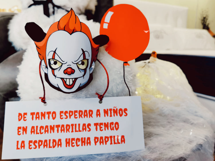 PENNYWISE De tanto esperar a niños en las alcantarillas tengo la espalda hecha papilla