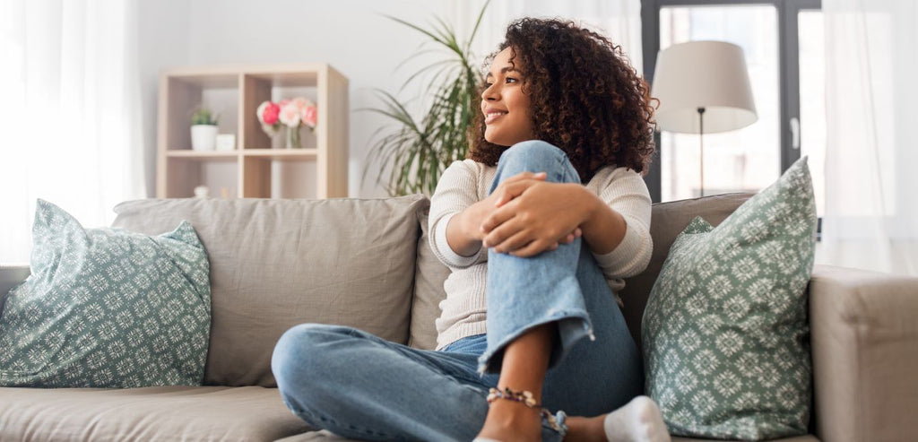 femme prenant du CBD contre l'endométriose