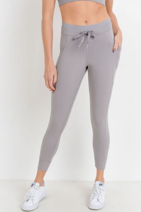 Leggings Lavento. Buttery soft, TTS, no front seam and they com
