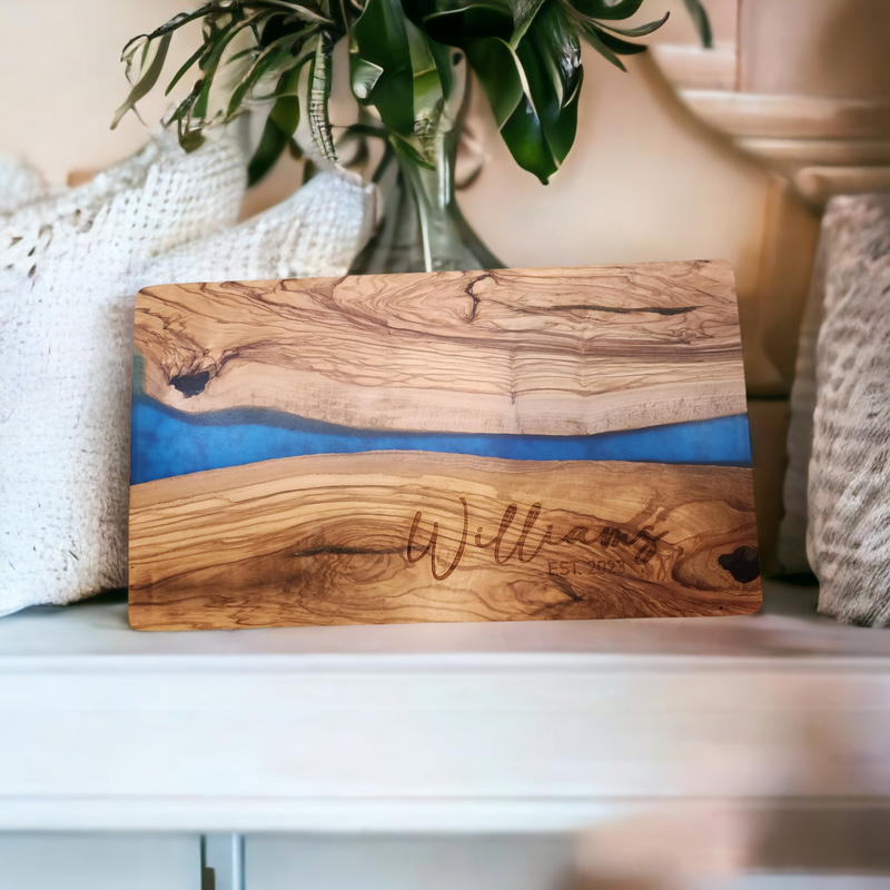 Heart-Shaped Olive Wood Charcuterie Board – Casa Horatio