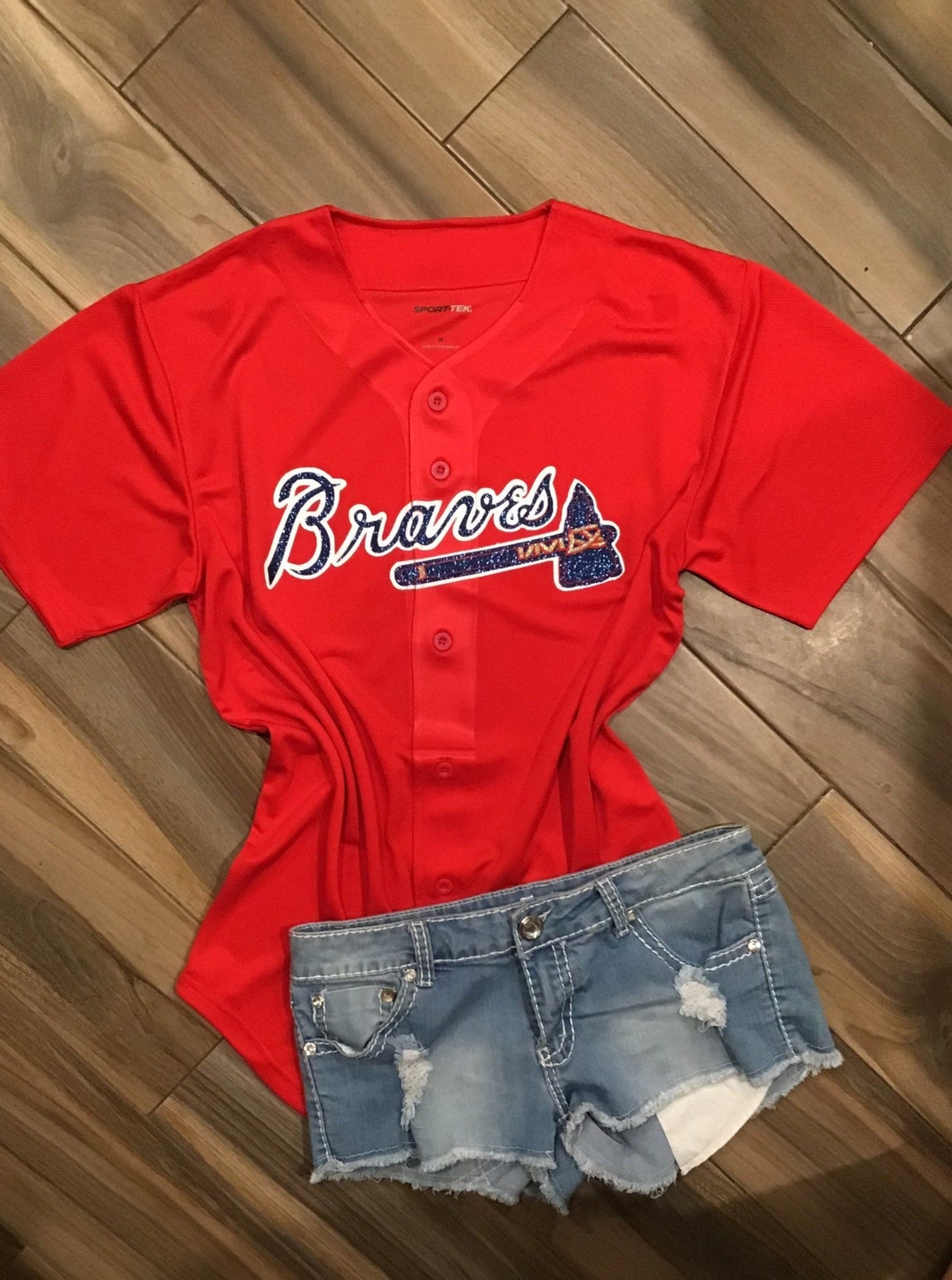 Atlanta Braves - Who's rockin' their Braves gear today? Show us