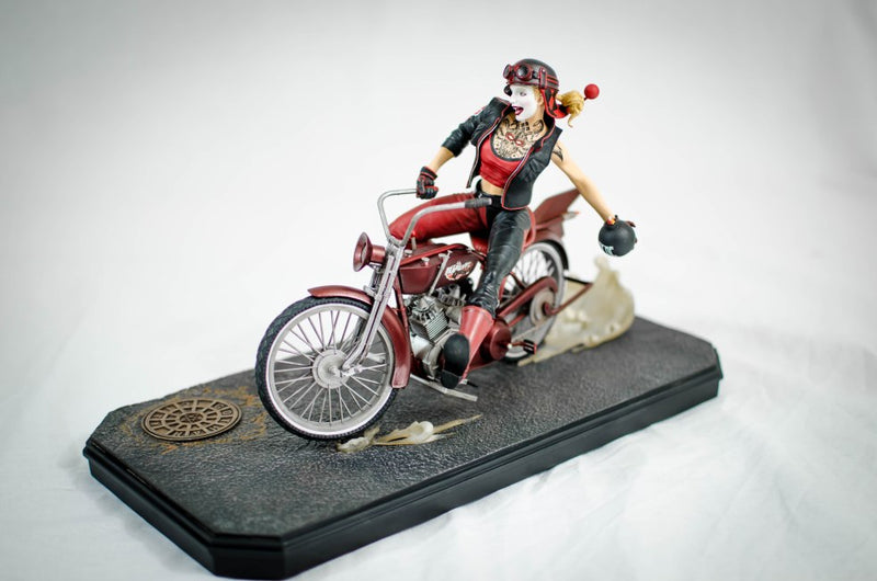 harley quinn motorcycle statue