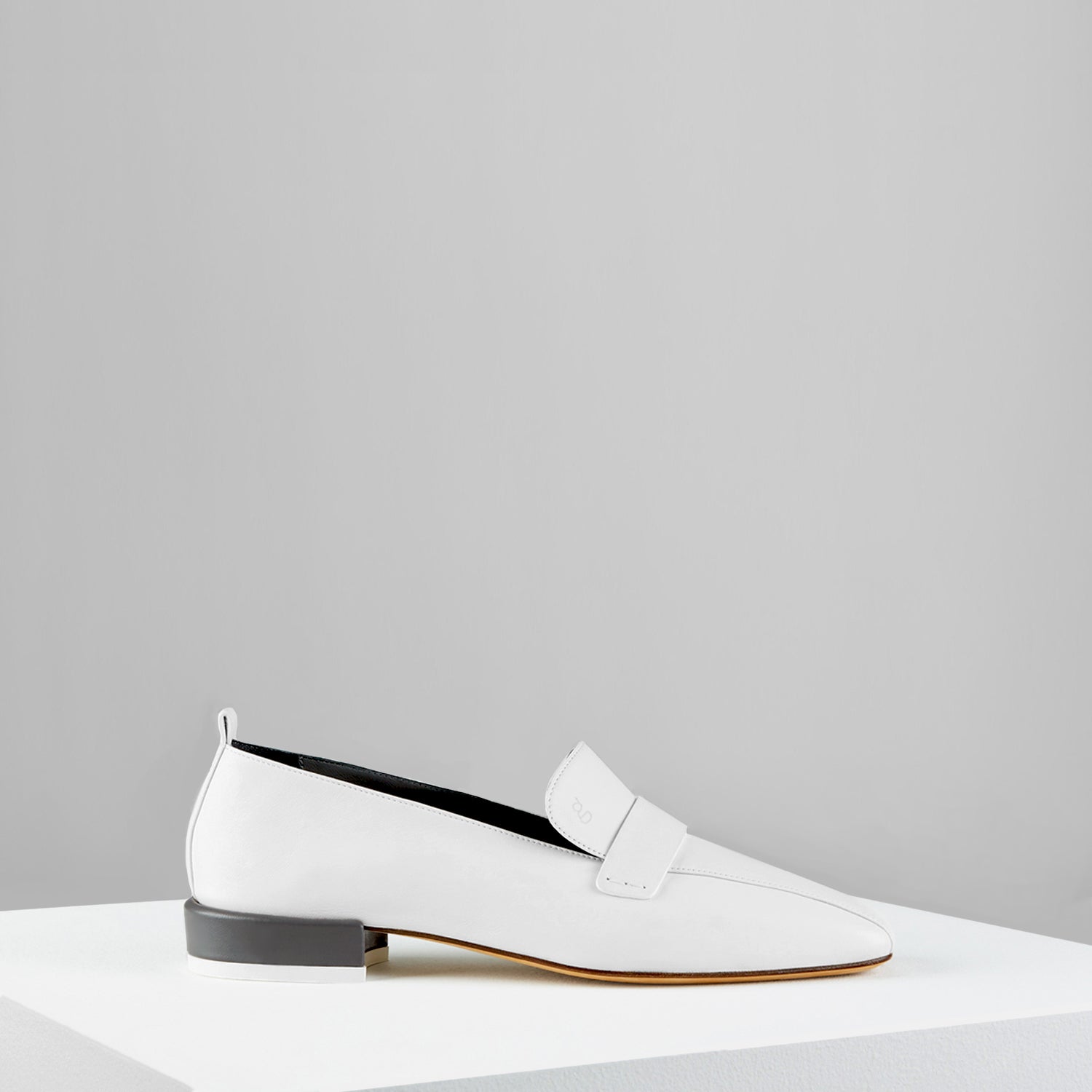 stå på række Medfølelse Nu GRAY MATTERS | Comoda Loafers Bianco Grigio | Women's Designer Shoes