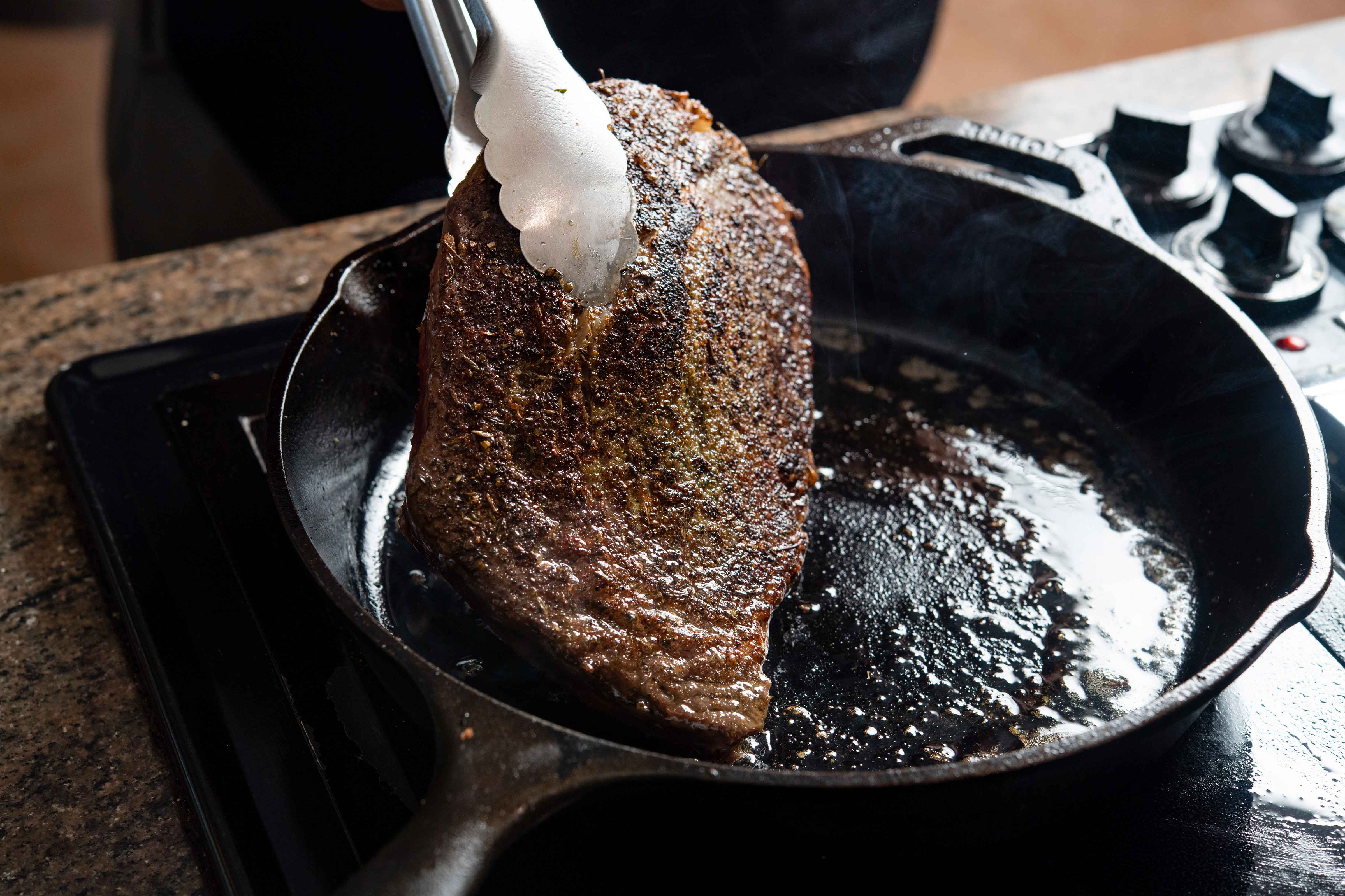 How to Cook Steak in a Cast Iron Skillet – The Wagyu Shop