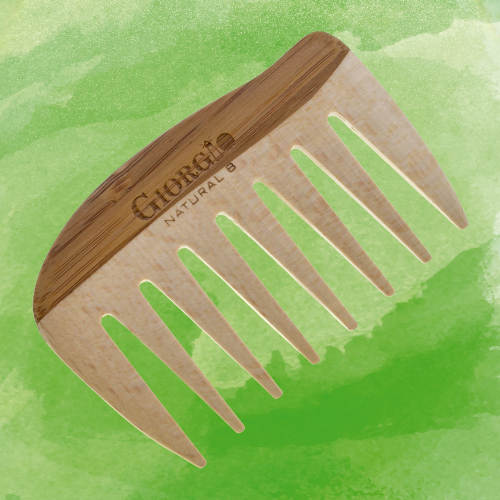 the space in between the teeth of a comb